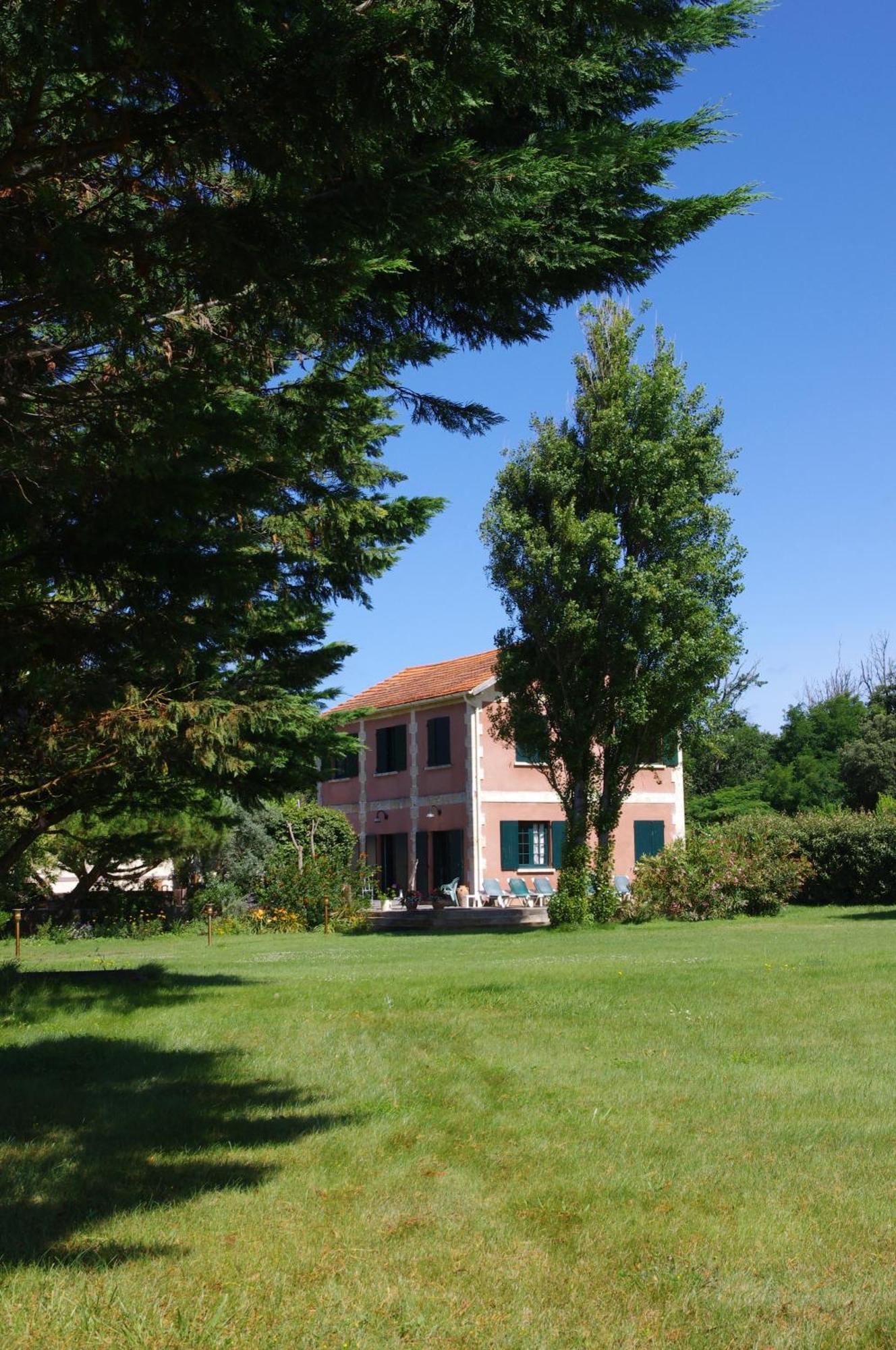 Hotel Des Pins Soulac-sur-Mer Exterior photo