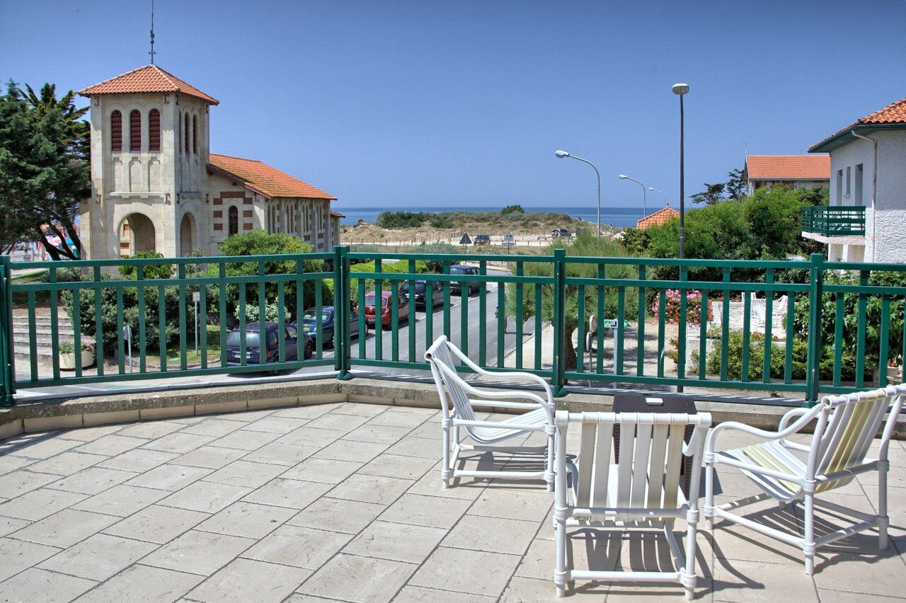 Hotel Des Pins Soulac-sur-Mer Exterior photo